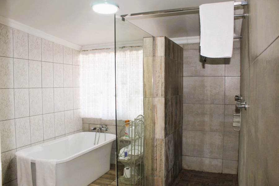 7 Bedroom Property for Sale in Parys Free State